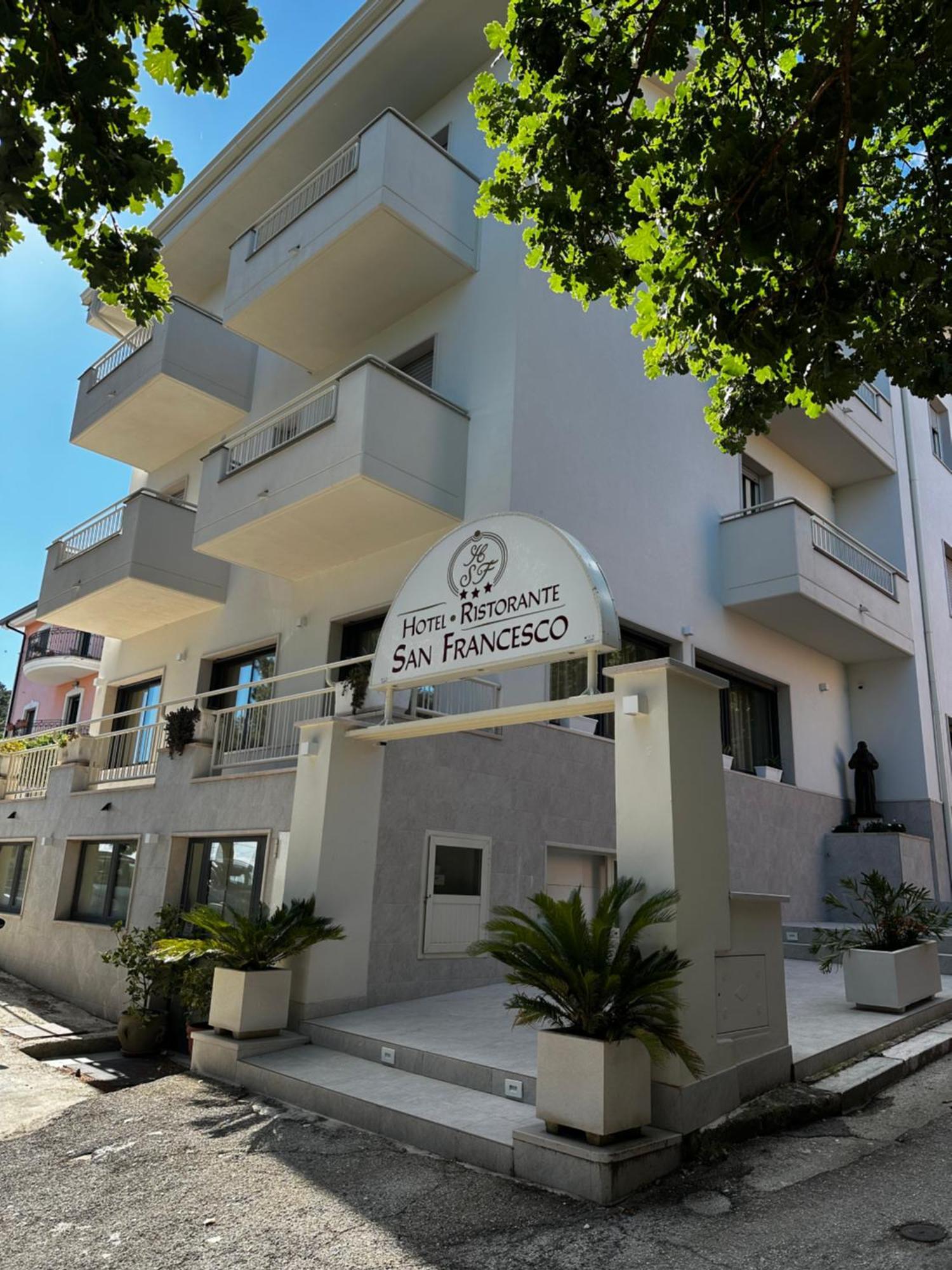 Hotel San Francesco San Giovanni Rotondo Extérieur photo
